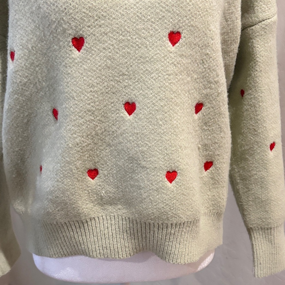 Heart Patterned Green Sweater - Picture 4 of 4